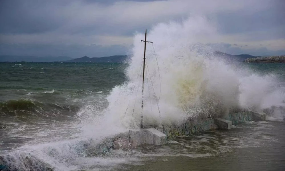 Καιρός σήμερα: Συννεφιασμένη Μεγάλη Τετάρτη στην Αττική, βροχερή στη Θεσσαλονίκη